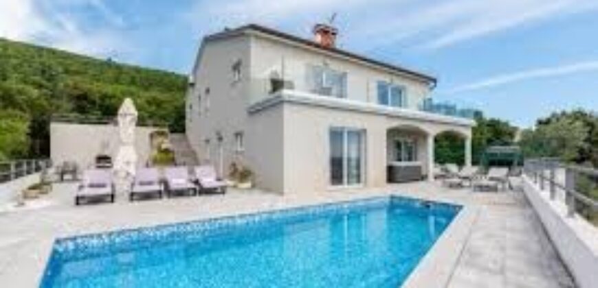 Modern Hillside Villa in Tropea, Calabria